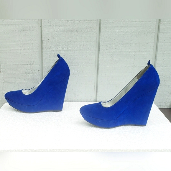 Qupid Blue Size 8 Faux Suede High Wedge. - Picture 2 of 5